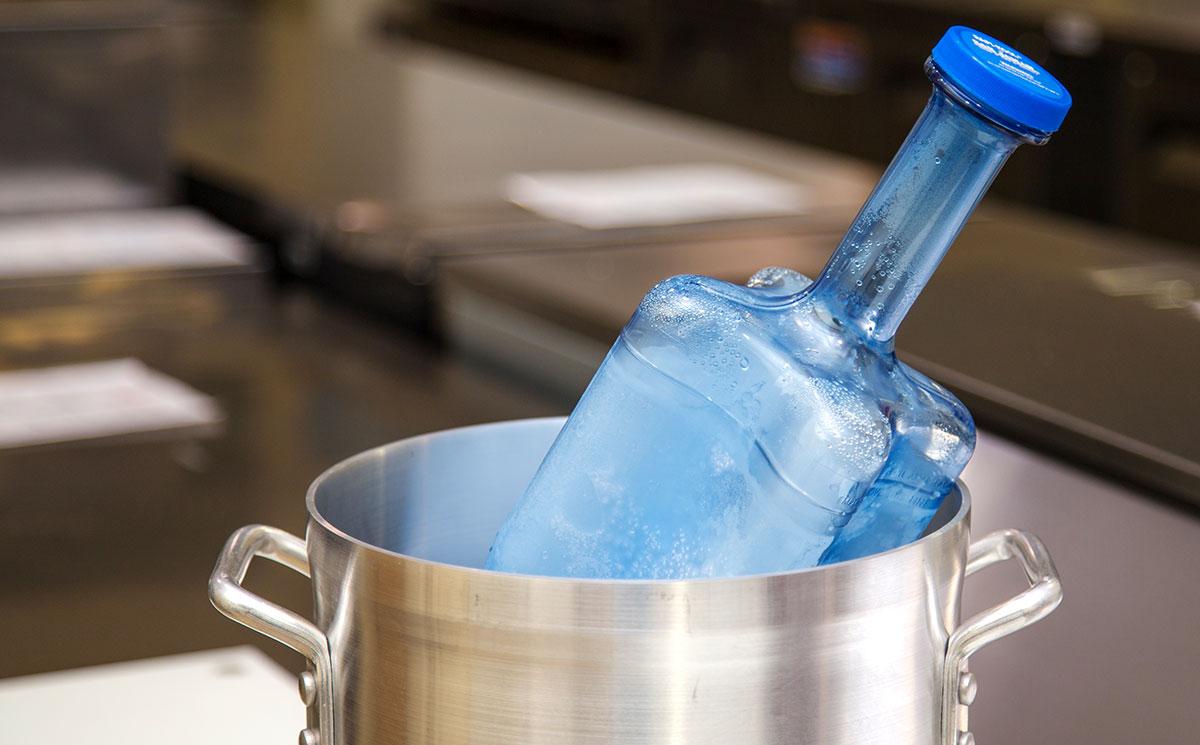 Food cooling with a cooling paddle.